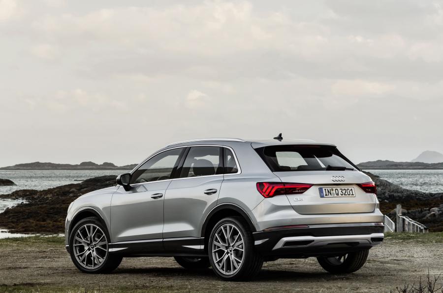  Audi Q3 Advanced 2018 года  (WW) (фото 7 из 46)